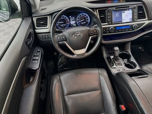 Used 2019 Toyota Highlander Limited image 24