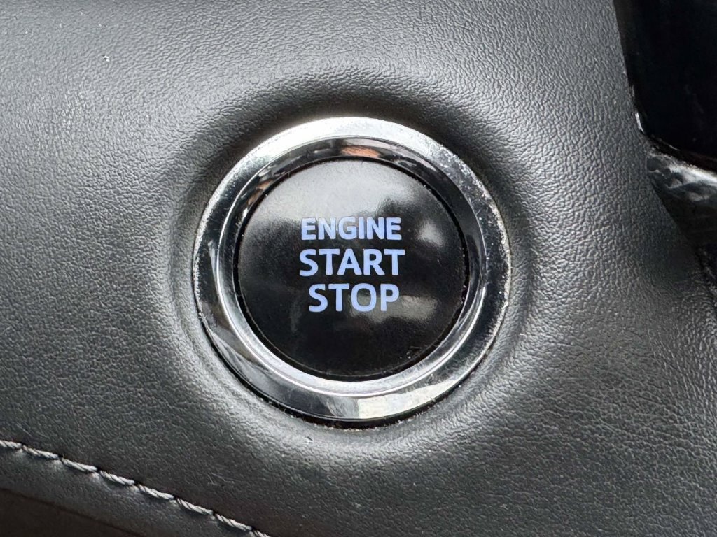 Used 2022 Toyota Highlander XSE FWD image 8