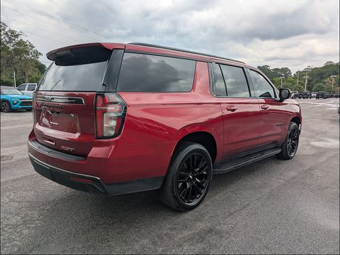 Used 2021 Chevrolet Suburban RST AWD/4WD image 7