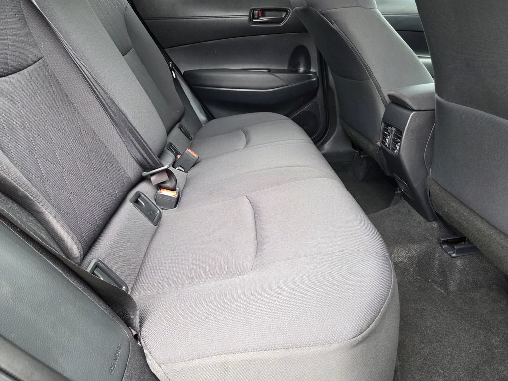 Used 2025 Toyota Corolla Cross LE FWD image 30