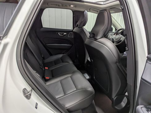 Used 2023 Volvo XC60 T8 Ultimate w/ Climate Package image 28