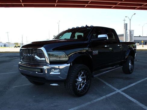 Used 2014 RAM 2500 Laramie w/ Convenience Group AWD/4WD image 2