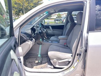 Used 2010 Toyota Highlander 2WD w/ Convenience Pkg