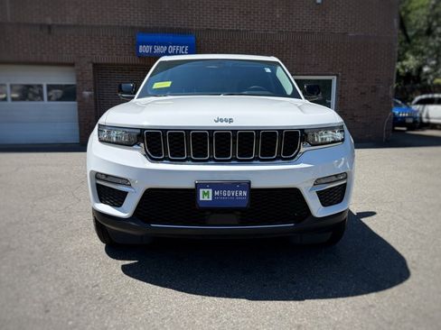 Used 2023 Jeep Grand Cherokee Limited AWD/4WD image 2