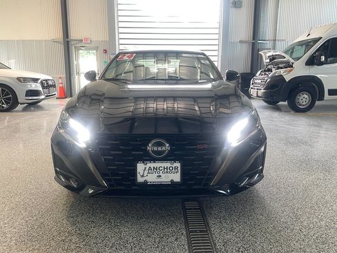 Used 2024 Nissan Altima 2.5 SR w/ SR Premium Package AWD/4WD image 2