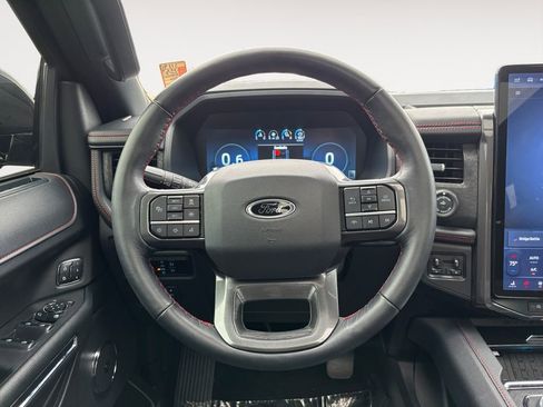 Used 2024 Ford Expedition Limited image 15