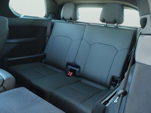 New 2024 VinFast VF 9 Plus AWD/4WD image 15