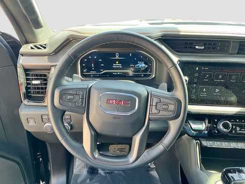 Used 2025 GMC Sierra 1500 AT4 w/ AT4 Premium Package AWD/4WD image 11
