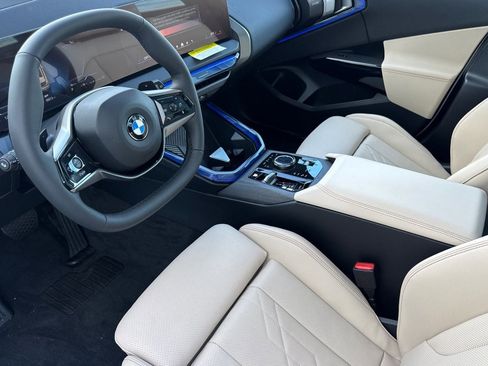 Used 2026 BMW X3 xDrive30 w/ Premium Package image 4