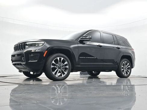 Used 2023 Jeep Grand Cherokee Overland image 27