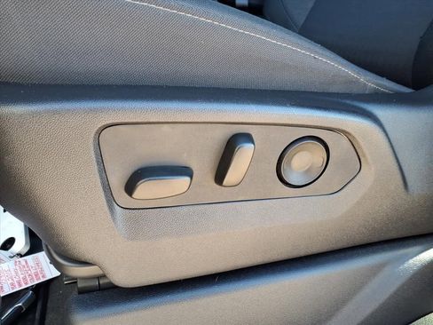 Used 2025 Chevrolet Silverado 1500 LT image 10