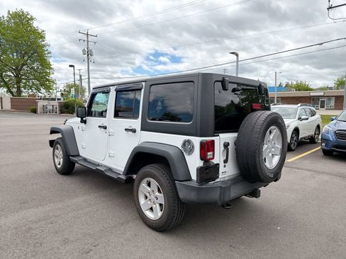 Used 2017 Jeep Wrangler Unlimited Sport w/ Quick Order Package 24S AWD/4WD image 11