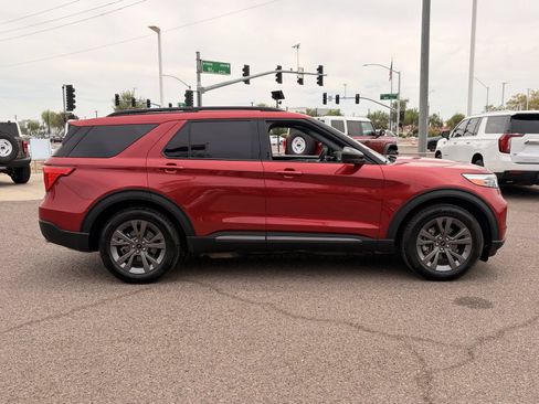 Used 2022 Ford Explorer XLT w/ Equipment Group 202A RWD image 37