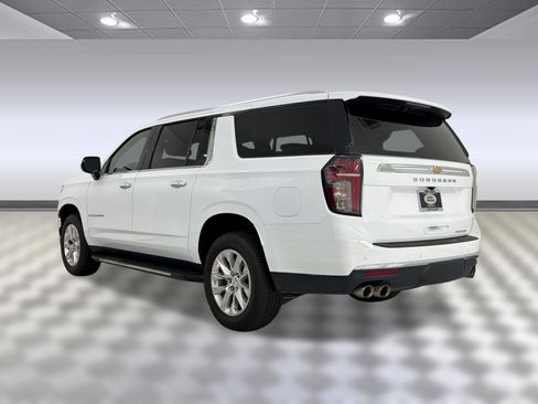 Used 2024 Chevrolet Suburban Premier RWD image 3