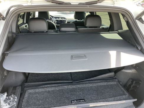 Used 2024 Volkswagen Tiguan SE R-Line image 37