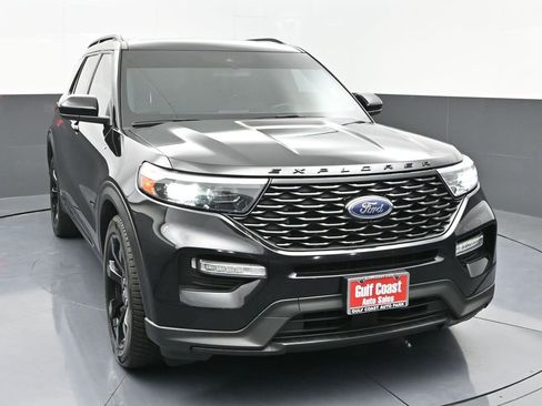 Used 2023 Ford Explorer ST-Line w/ Class IV Trailer Tow Package image 3