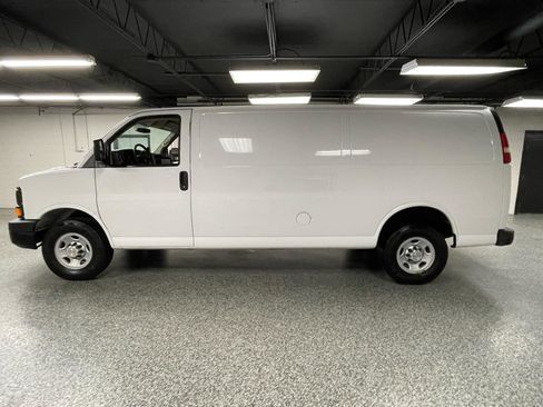 Used 2014 Chevrolet Express 2500 Extended RWD image 5