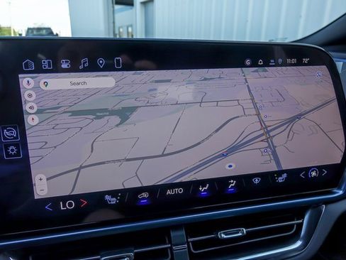 New 2026 Chevrolet Equinox EV LT image 24