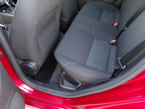 Used 2015 Ford Focus SE w/ SE Sport Package image 21