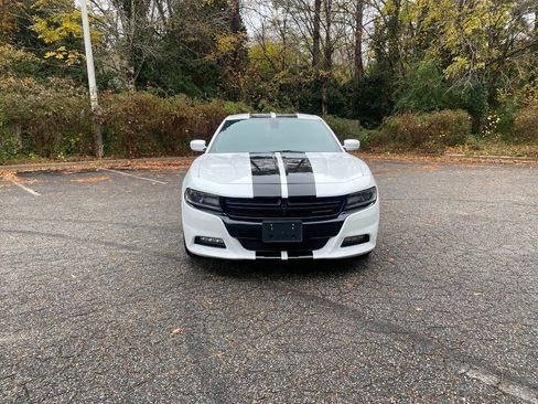 Used 2018 Dodge Charger R/T image 2