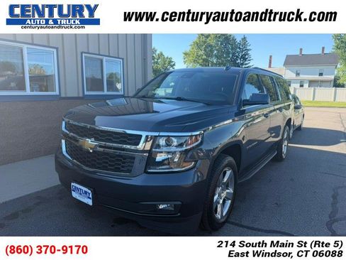 Used 2020 Chevrolet Suburban LT w/ Luxury Package AWD/4WD image 1