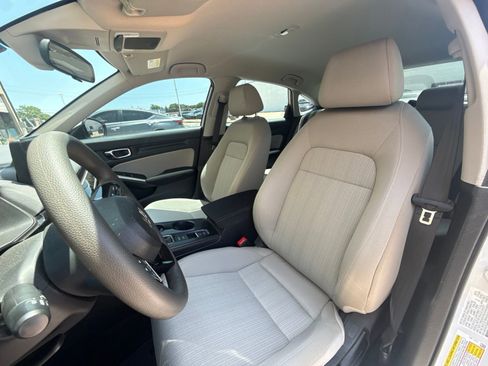 Used 2023 Honda Civic LX image 9