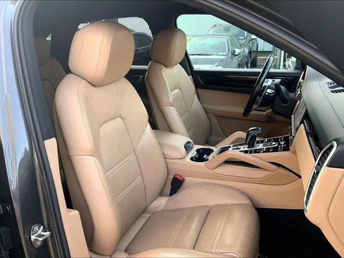 Used 2019 Porsche Cayenne image 9