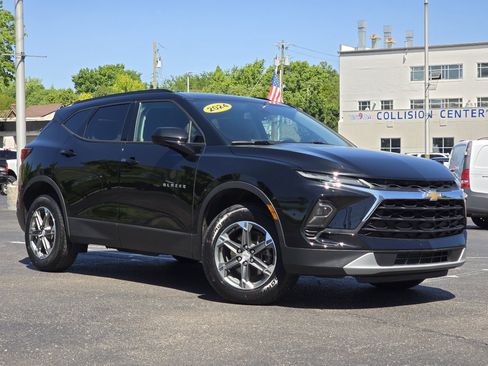 Certified 2024 Chevrolet Blazer LT w/ Convenience Package FWD image 2
