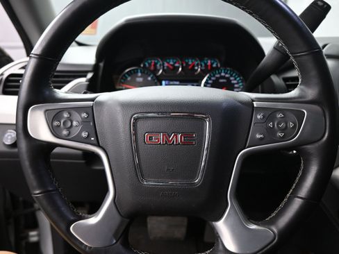 Used 2017 GMC Yukon XL SLT image 11