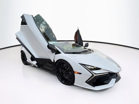 Used 2024 Lamborghini Revuelto image 34