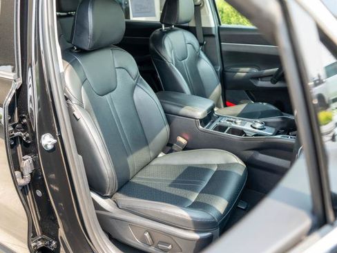 Certified 2023 Kia Sorento EX AWD/4WD image 9