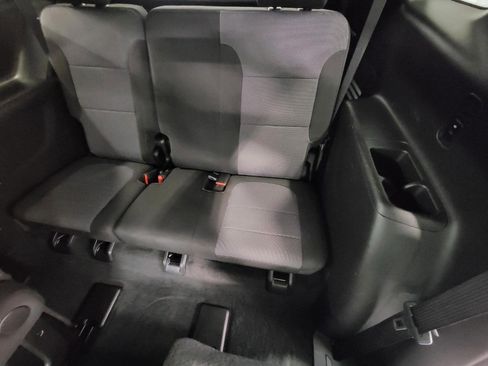 Used 2023 Chevrolet Traverse LT image 24