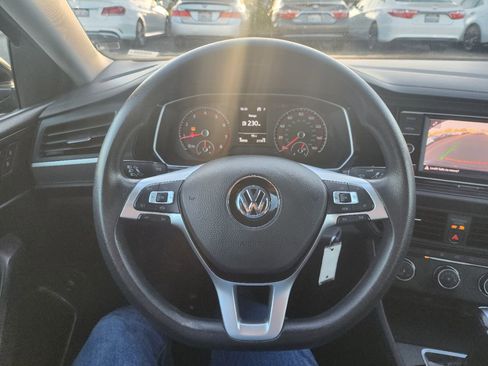 Used 2020 Volkswagen Jetta SE image 19
