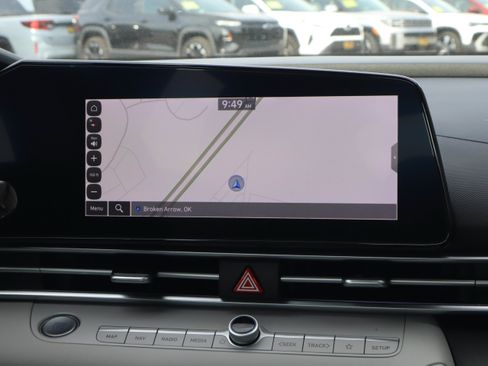 Used 2024 Hyundai Elantra Limited FWD image 23