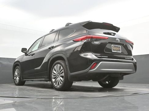 Used 2022 Toyota Highlander Platinum AWD/4WD image 40