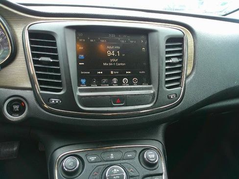 Used 2015 Chrysler 200 C w/ Navigation & Sound Group I image 10
