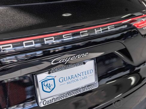 Used 2022 Porsche Cayenne image 15