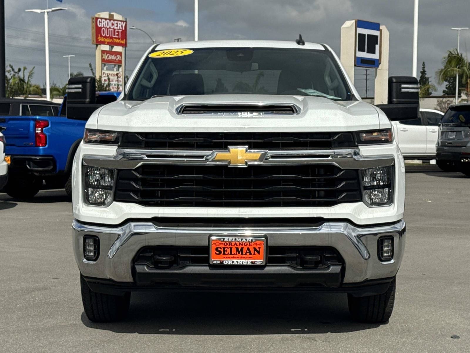 Used 2025 Chevrolet Silverado 2500 LT w/ Convenience Package AWD/4WD image 2
