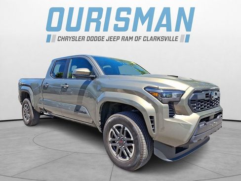 Used 2025 Toyota Tacoma TRD Sport AWD/4WD image 1