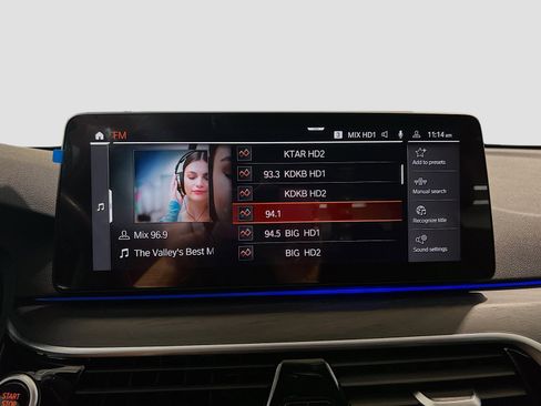 Used 2022 BMW 530i 530i w/ Premium Package image 11