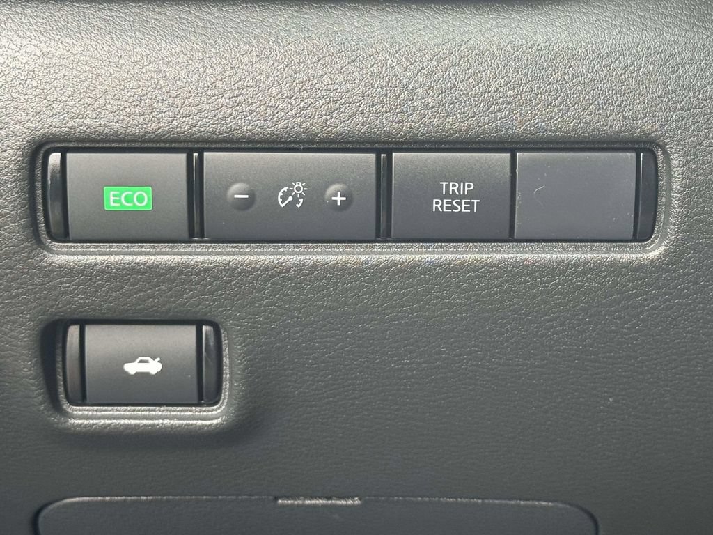 Used 2025 Nissan Sentra SV FWD image 18