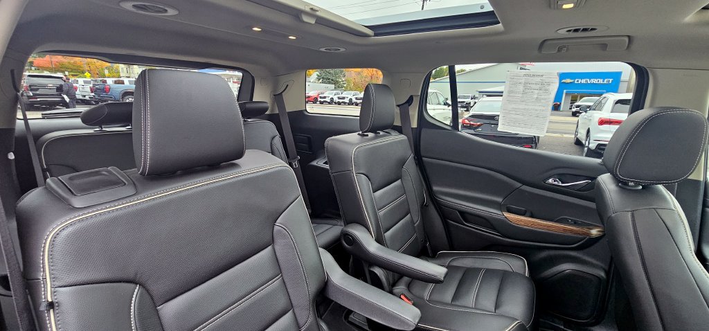 Used 2019 GMC Acadia Denali w/ Technology Package AWD/4WD image 31