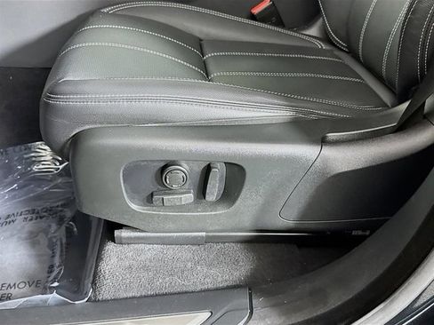 Certified 2023 Land Rover Range Rover Velar R-Dynamic S image 22