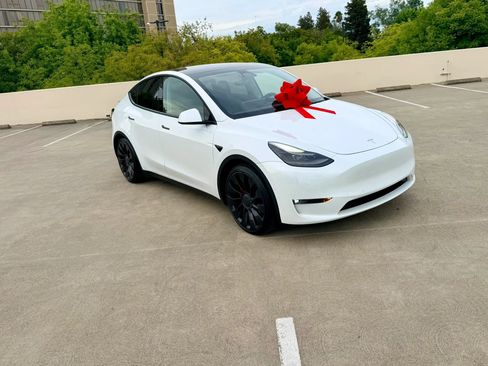 Used 2022 Tesla Model Y Performance AWD/4WD image 52