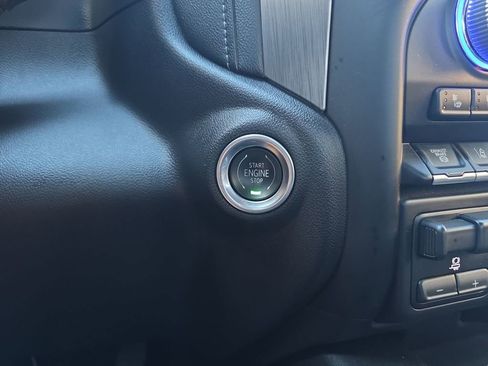 Used 2020 GMC Sierra 3500 Denali w/ Denali Ultimate Package image 17