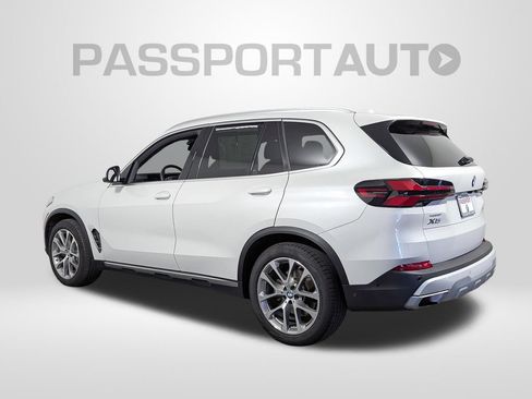 Certified 2024 BMW X5 xDrive40i w/ Premium Package AWD/4WD image 3