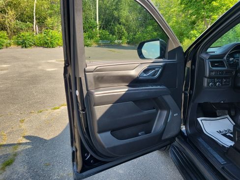 Used 2023 Chevrolet Tahoe RST w/ Sport Performance Package AWD/4WD image 15