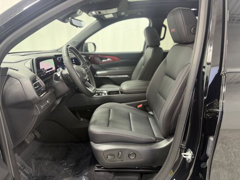 Used 2025 Chevrolet Traverse Z71 w/ Enhanced Driving Package image 13