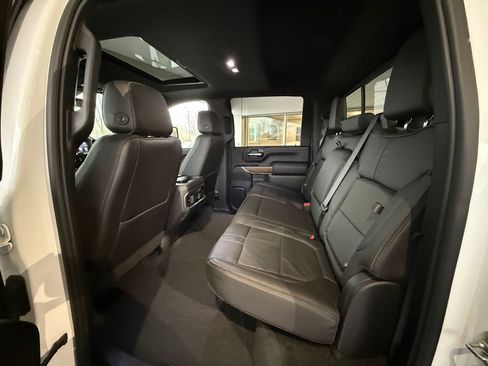 Used 2020 Chevrolet Silverado 3500 High Country w/ Z71 Off-Road Package image 40