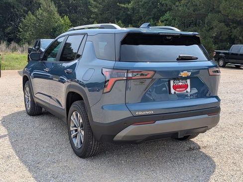New 2026 Chevrolet Equinox LT w/ Safety and Technology Package FWD image 4